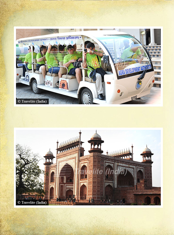 Group visit Taj Mahal at Agra